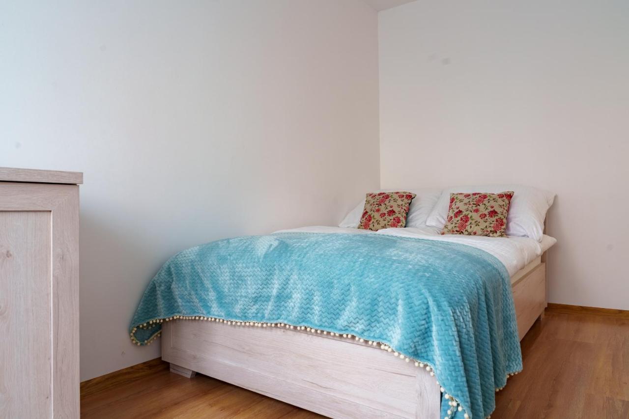 Apartament Pod Swierkiem - Pet Friendly - 2 Osobne Pokoje Dla Max 5 Osob - Space Apart Jelenia Góra Exterior foto